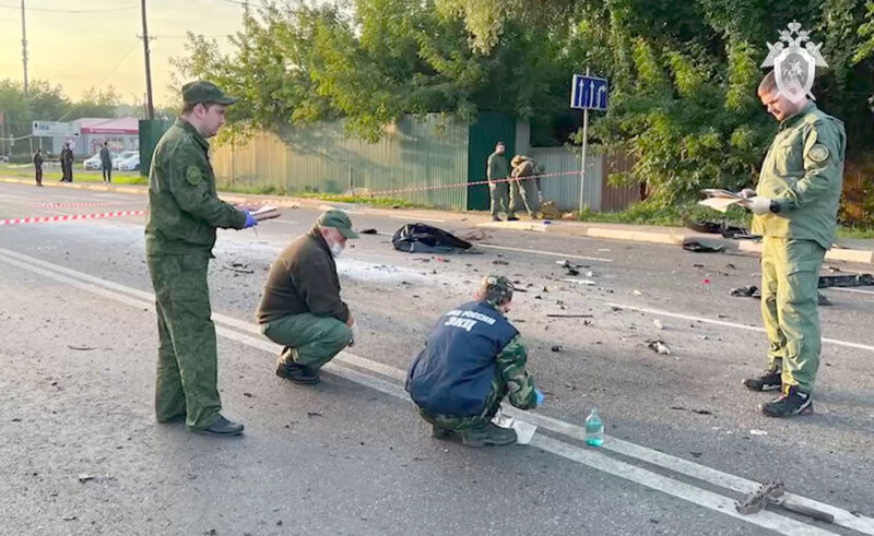 Car Bomb Blast Kills Daughter Of Russian Known As Putin s Brain 